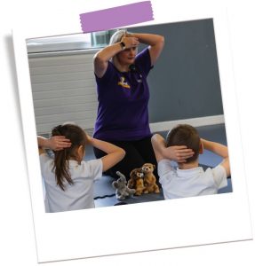 Angela Fisk, Mind Marvels franchisee, leading a Mind Marvels class