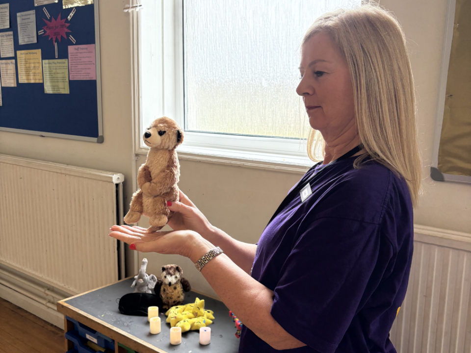 Session leader showing the Meerkat mind during Mind Marvels session